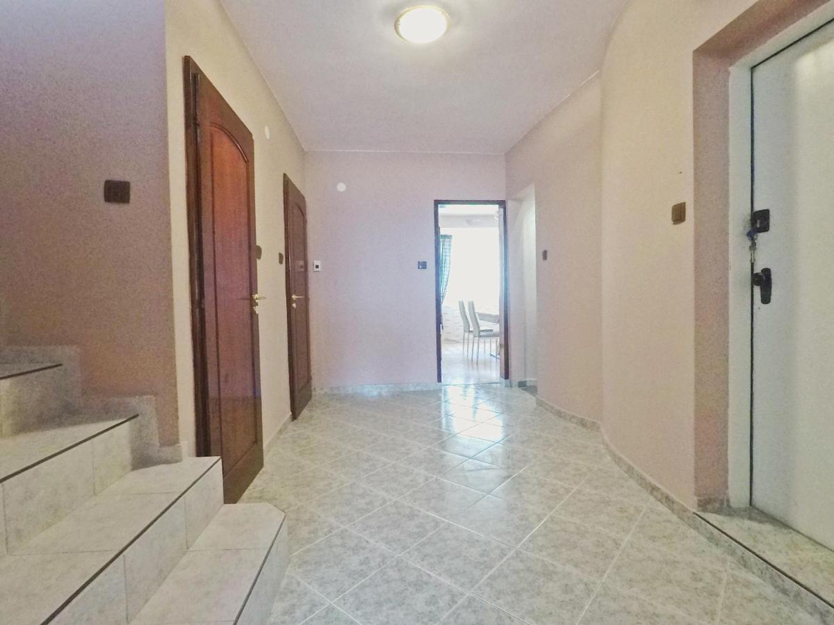 Spacious And Bright Maisonette Varna Center Exterior photo