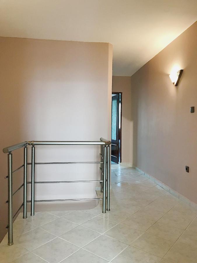 Spacious And Bright Maisonette Varna Center Exterior photo