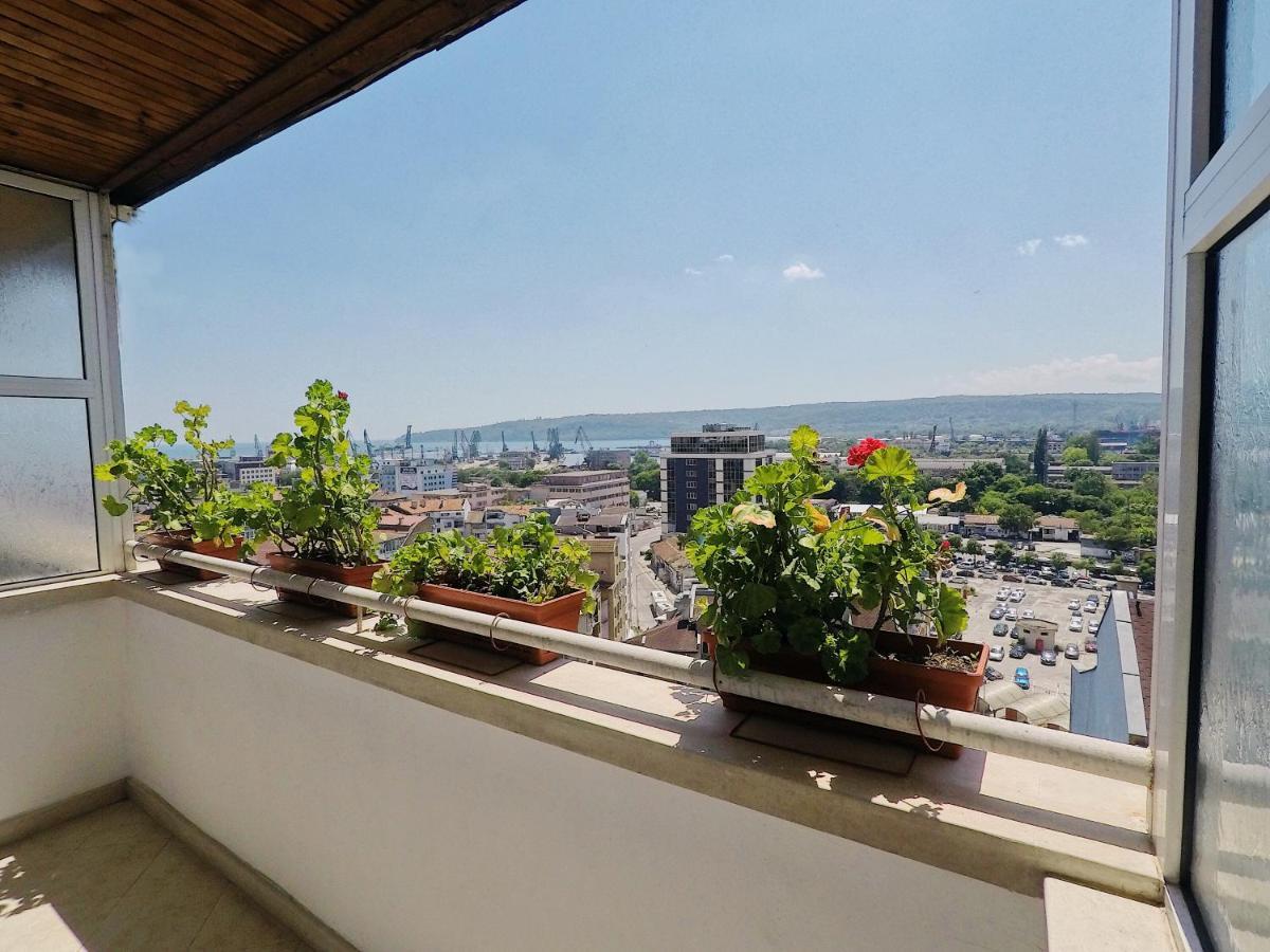 Spacious And Bright Maisonette Varna Center Exterior photo