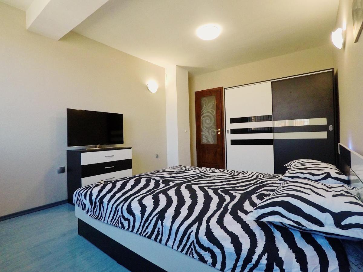 Spacious And Bright Maisonette Varna Center Exterior photo