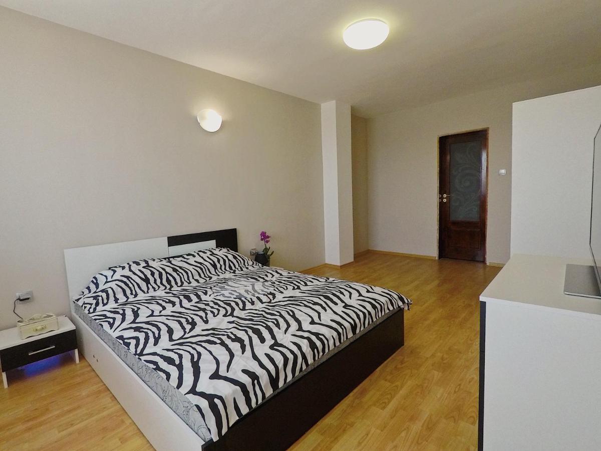 Spacious And Bright Maisonette Varna Center Exterior photo